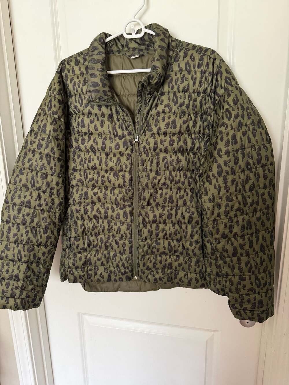 Old Navy Active Women's Leopard Print Puffer Jacket, Size XL